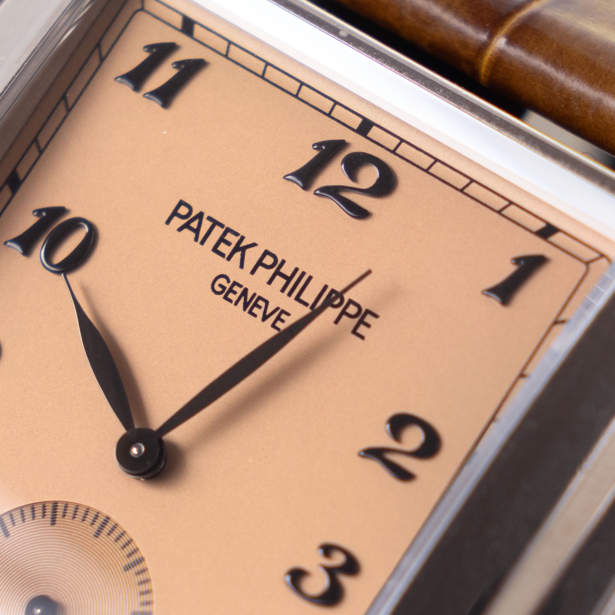 Patek Philippe Gondolo Salmon Breguet Dial with Original Certificate of Origin in 18K White Gold Ref. 5124G