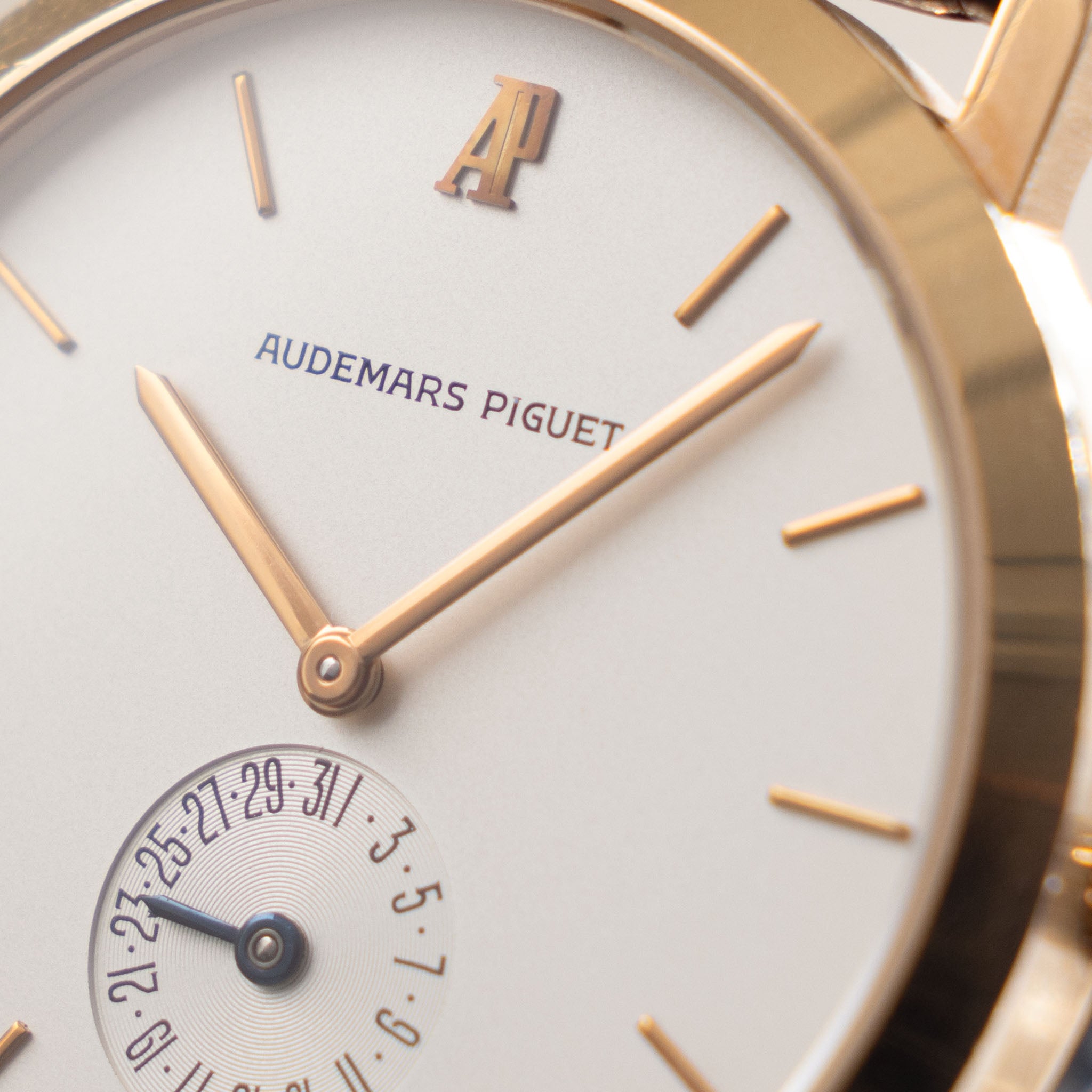 Audemars Piguet "Classique" Dress Watch in 18k Rose Gold