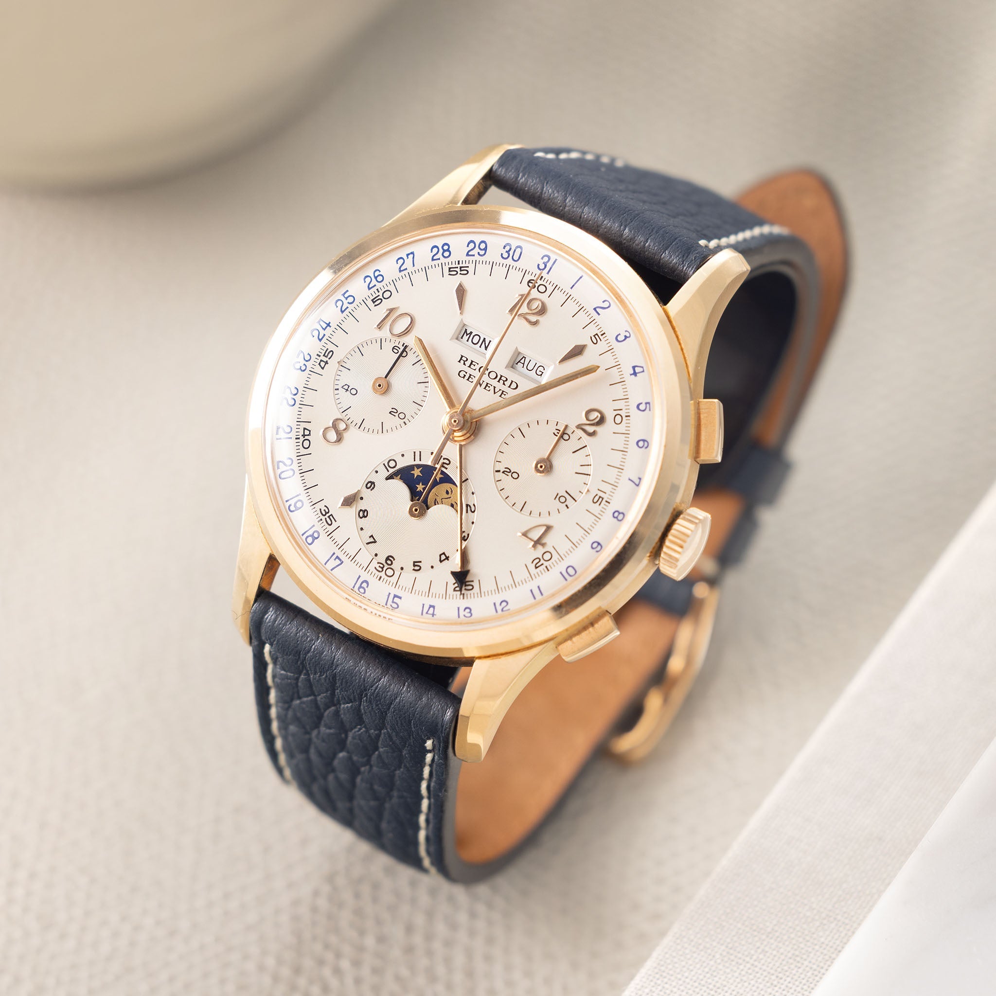 Record Geneve Triple Date Moonphase Chronograph Valjoux 88 in 18 k yellow gold