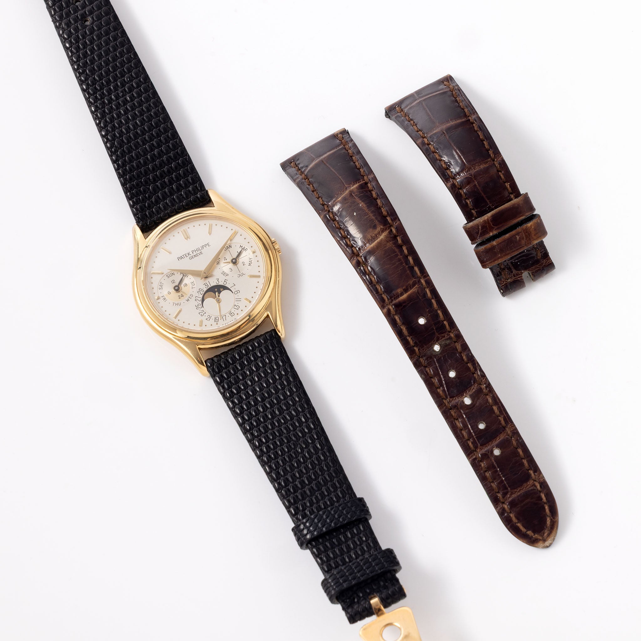 Patek Philippe Perpetual Calendar 3940J 2nd series with Box, Extract of the Archives and Service Papers in 18k yellow gold
