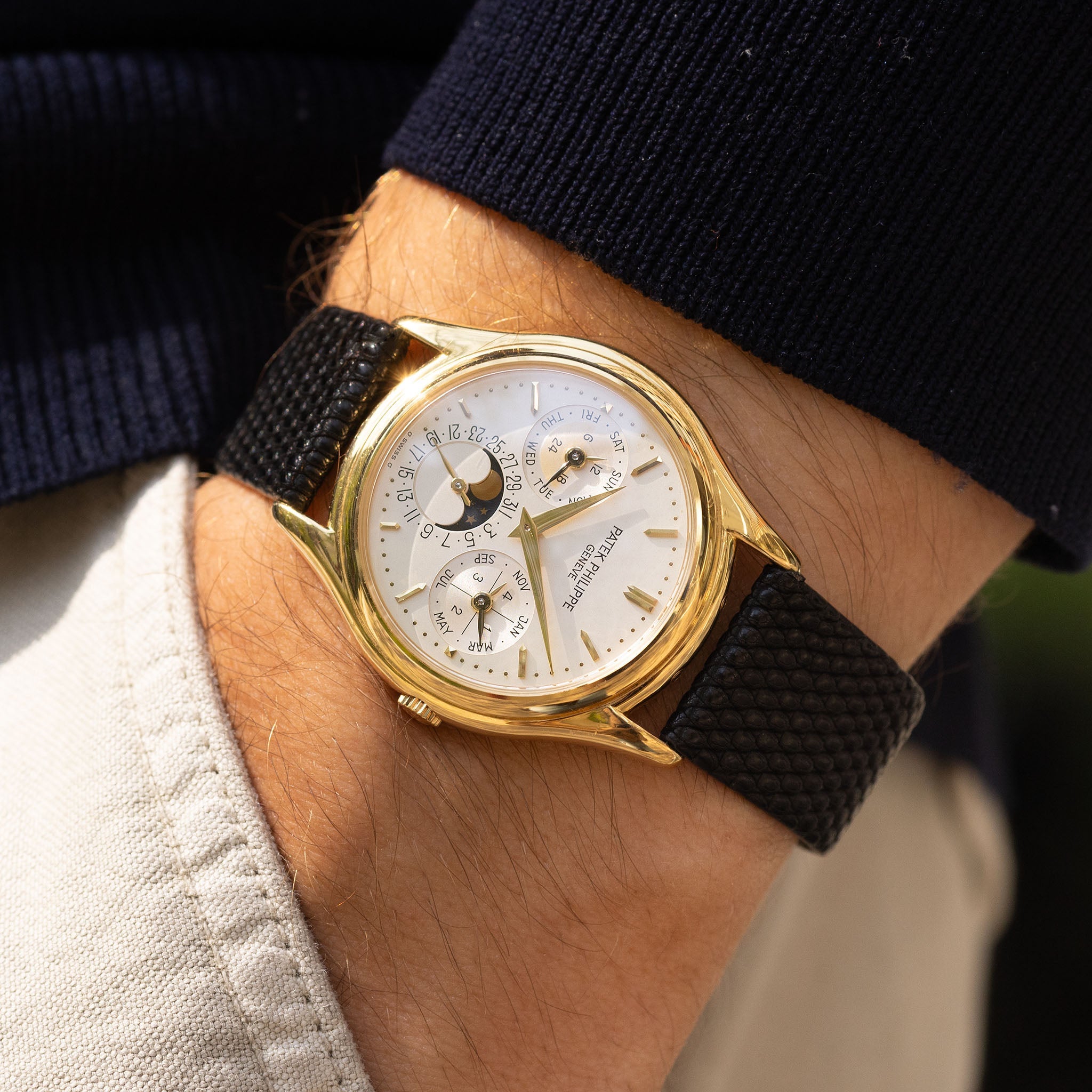 Patek Philippe Perpetual Calendar 3940J 2nd series with Box, Extract of the Archives and Service Papers in 18k yellow gold