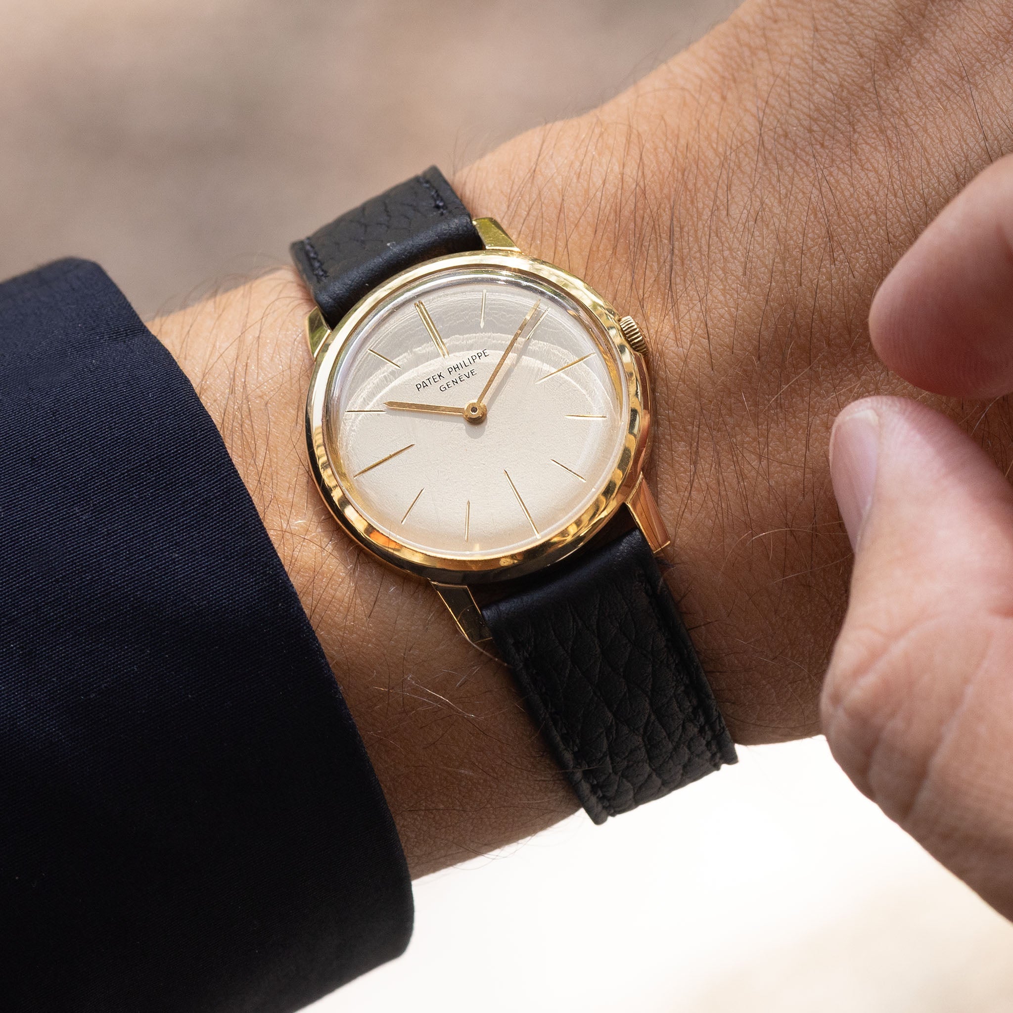 Patek Philippe Calatrava 2593J in 18k yellow gold with Extract of the Archives