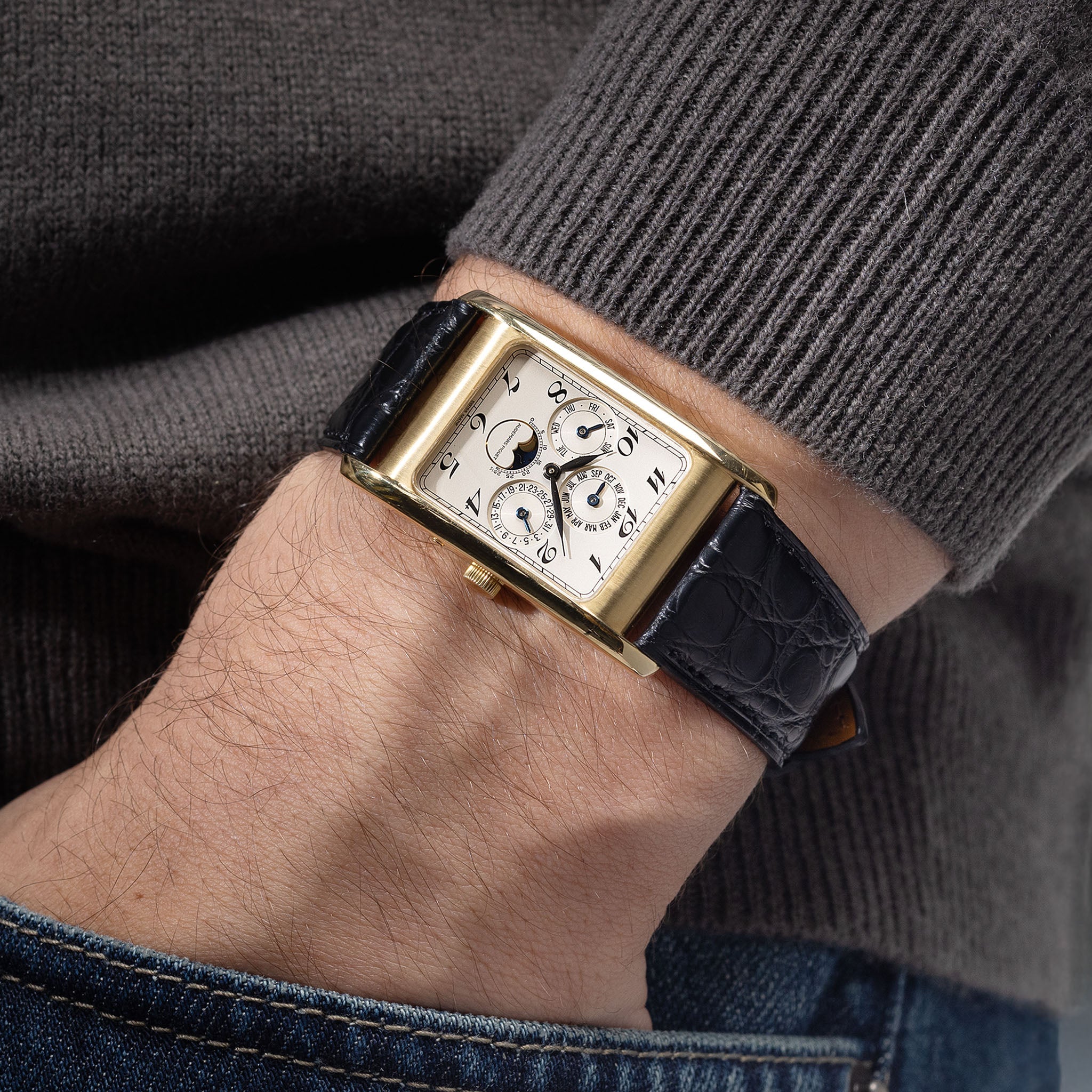 Audemars Piguet Quantième Perpetual Edward Piguet silver Dial ref 25682BA in 18 k yellow gold