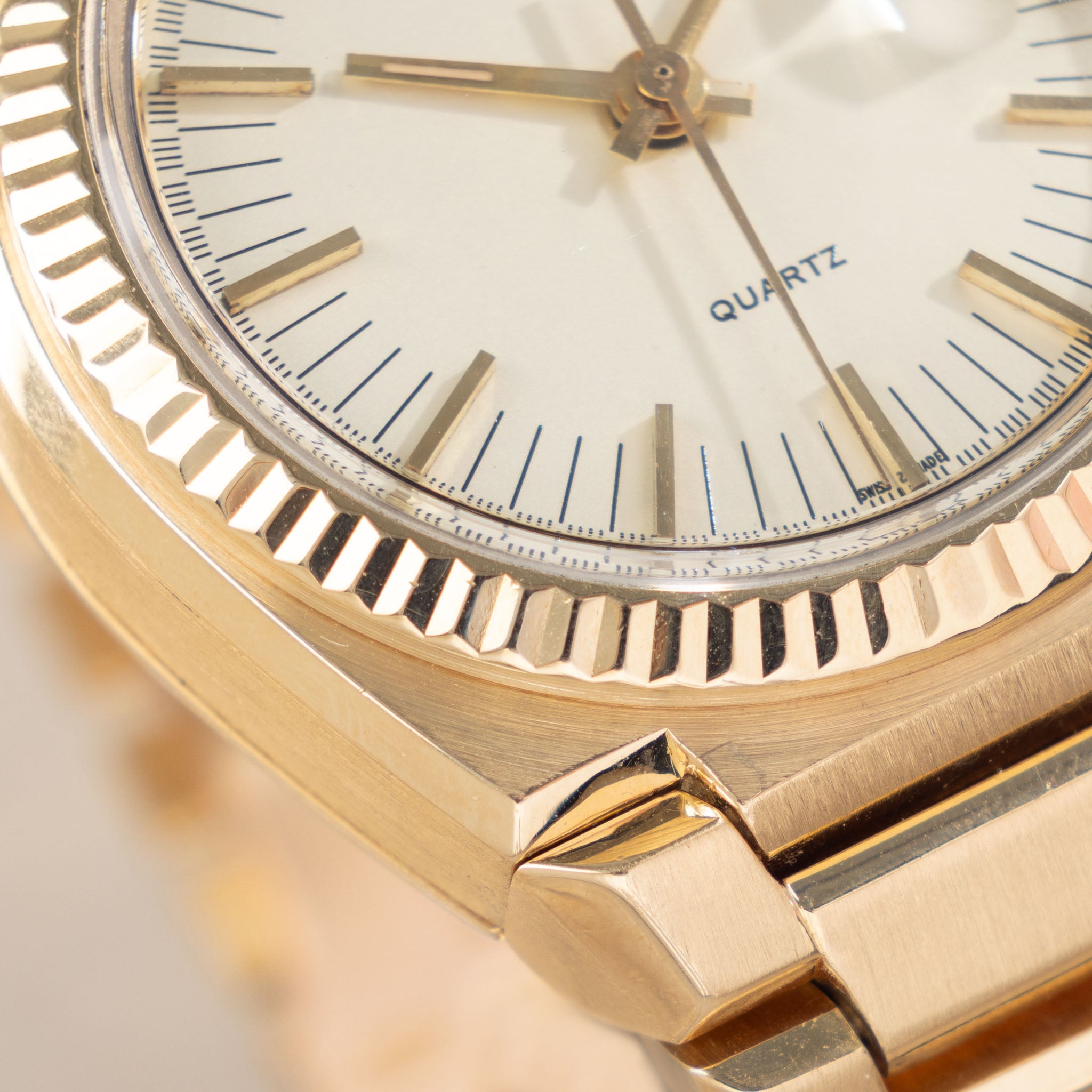 Rolex Beta 21 Il Texano Cream dial  in 18k yellow gold ref 5100