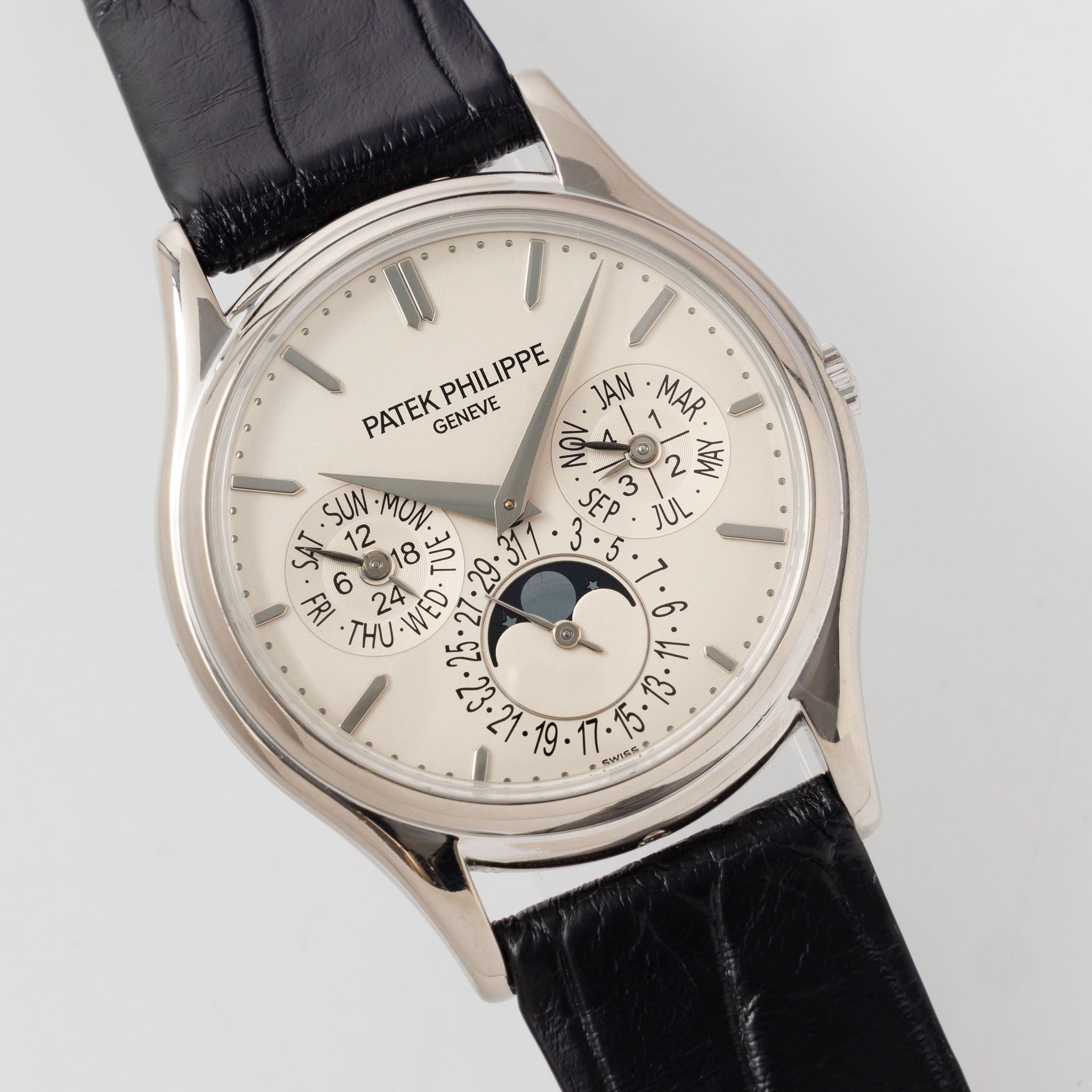 Patek Philippe Perpetual Calendar 5140G in 18k white gold