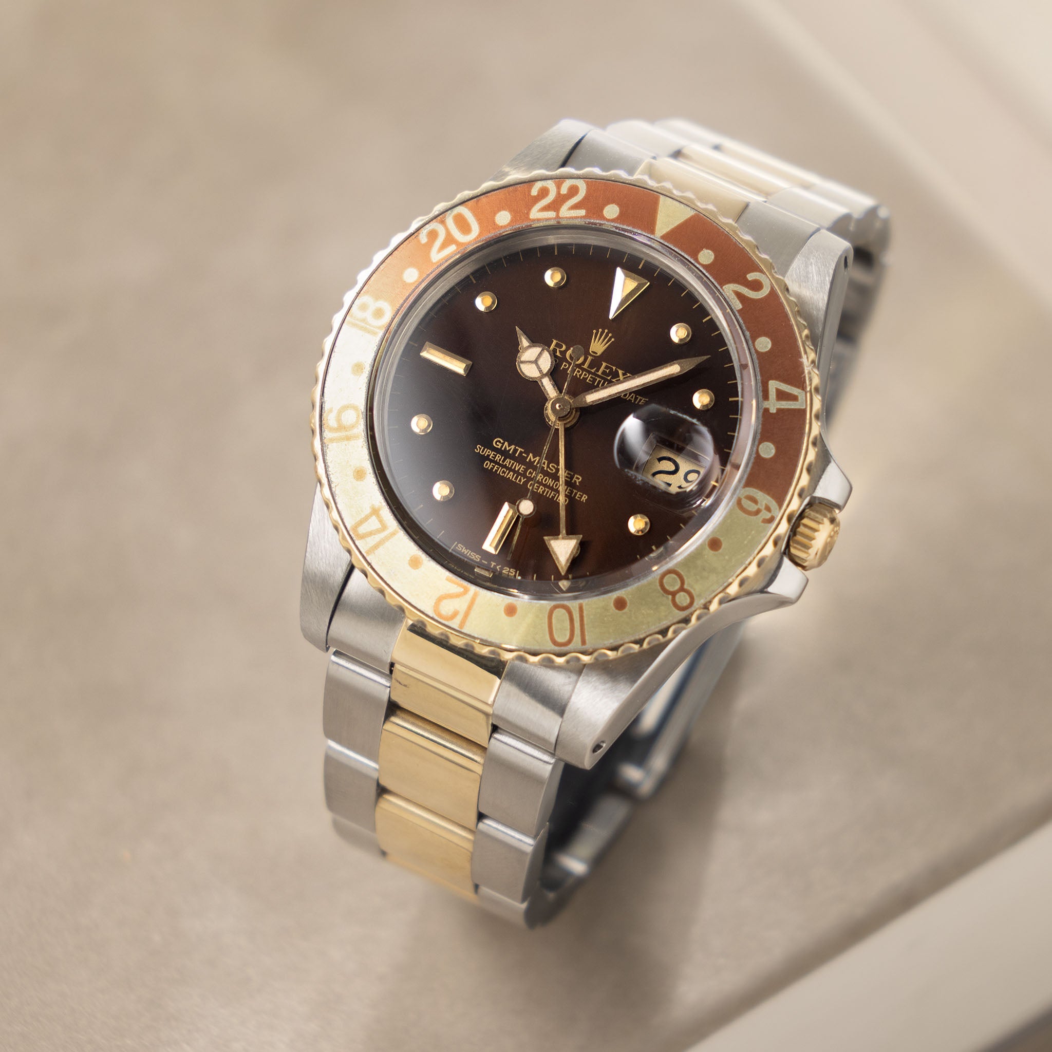 Rolex Gmt-master steel and gold Brown nipple  dial box and punched  paper set ref 16753 