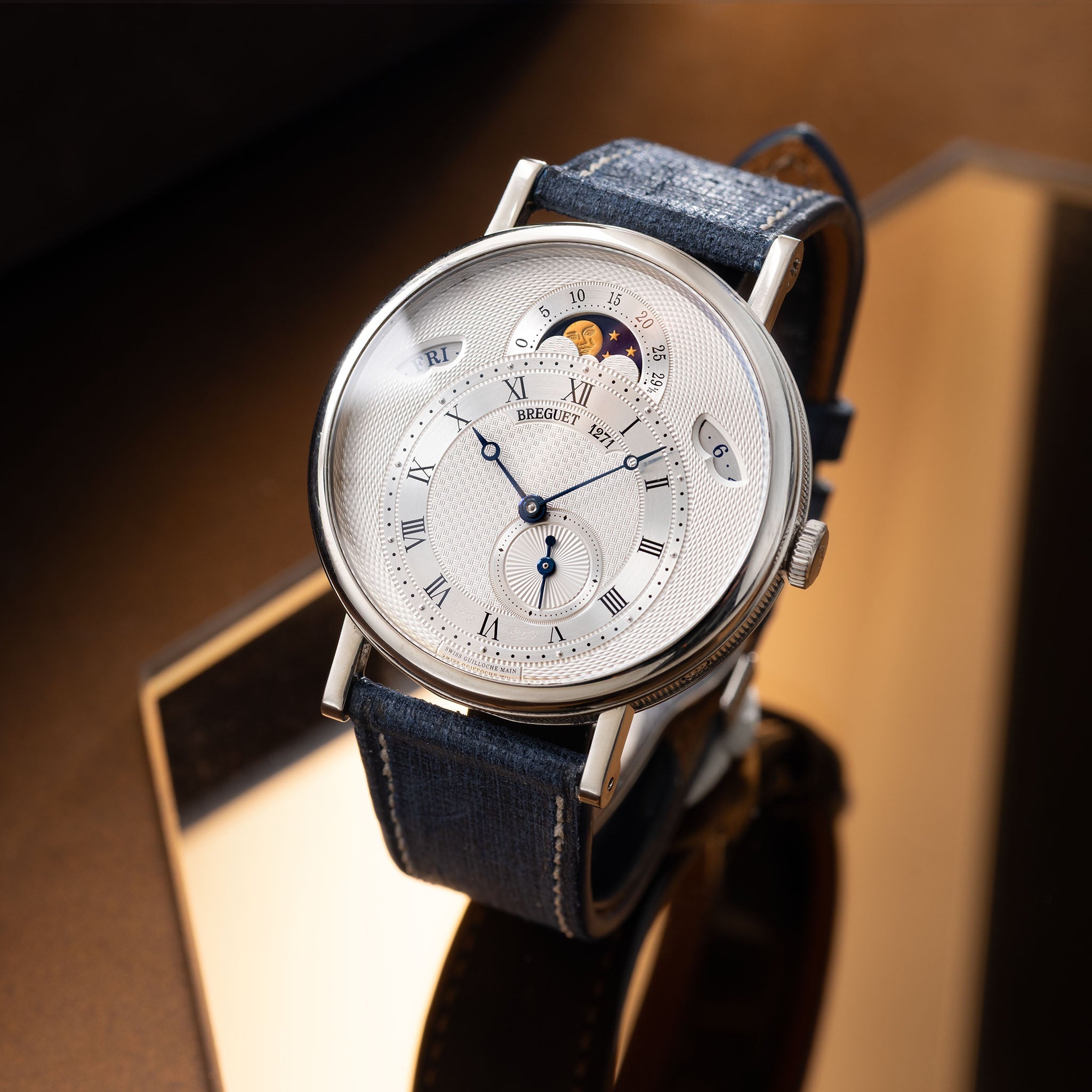 Breguet Classique Calendrier Day Date moon phase Guilloché dial in 18 k white gold ref 7337BB