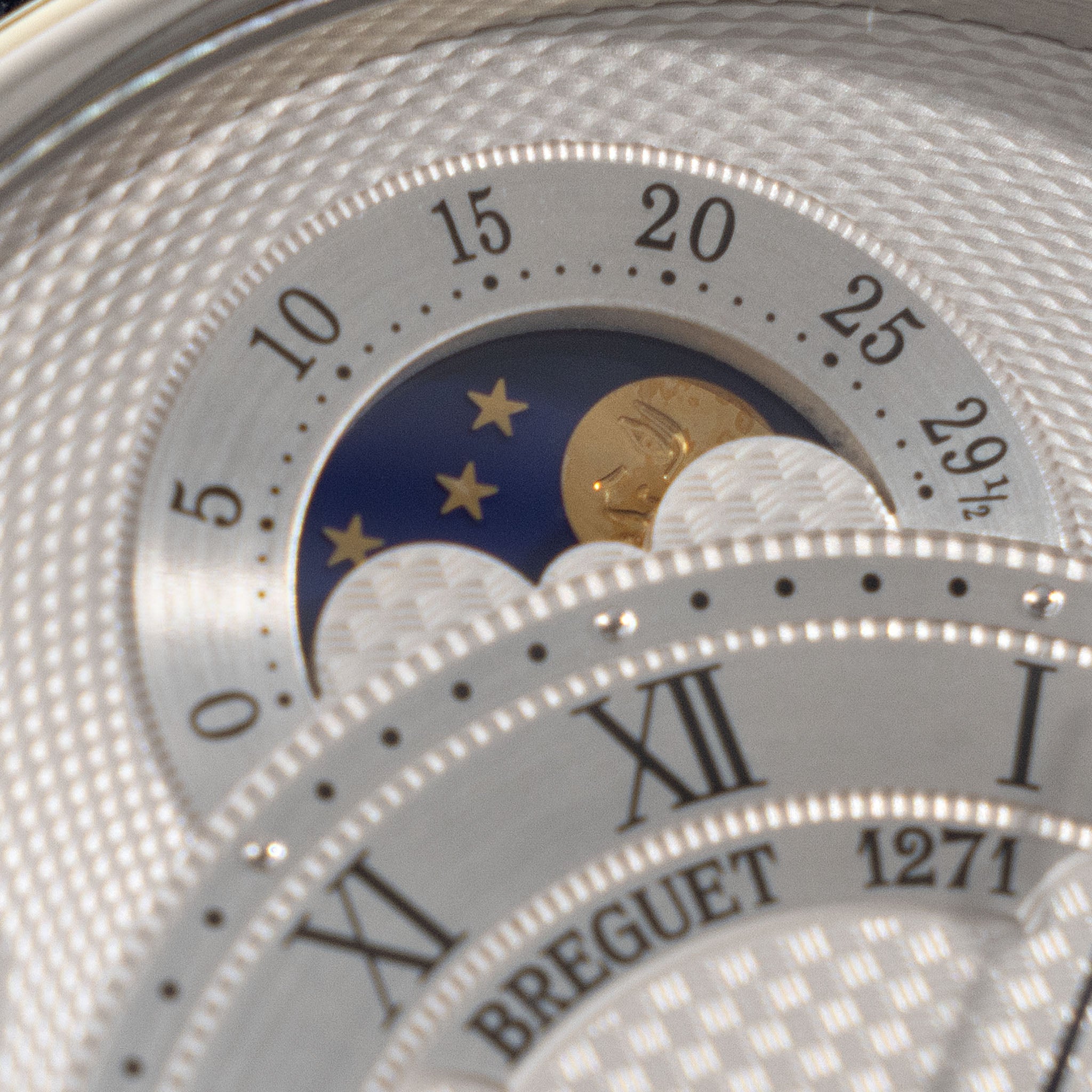 Breguet Classique Calendrier Day Date moon phase Guilloché dial in 18 k white gold ref 7337BB