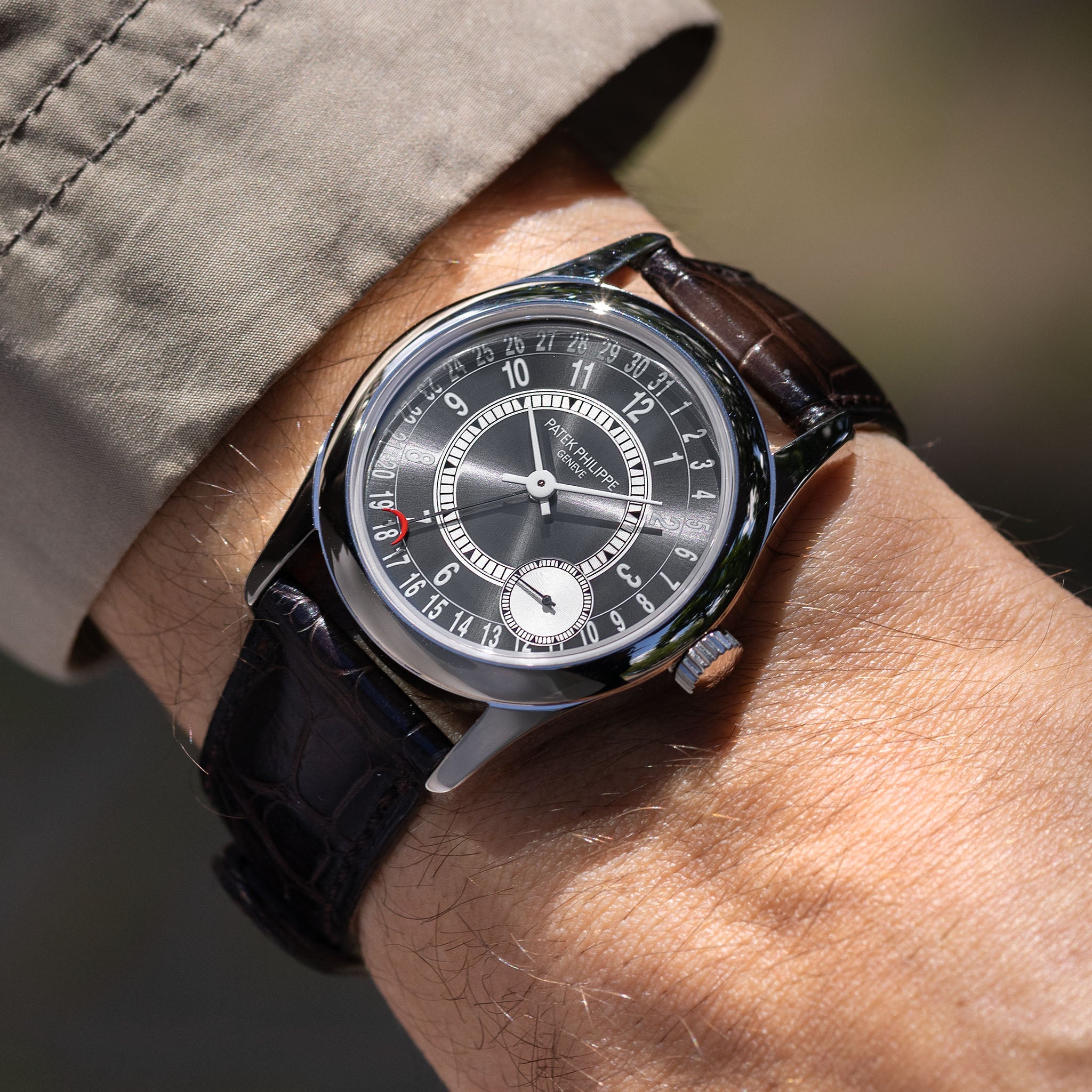 Patek Philippe Calatrava ref. 6000-010G in 18k White Gold Grey Sunburst Dial