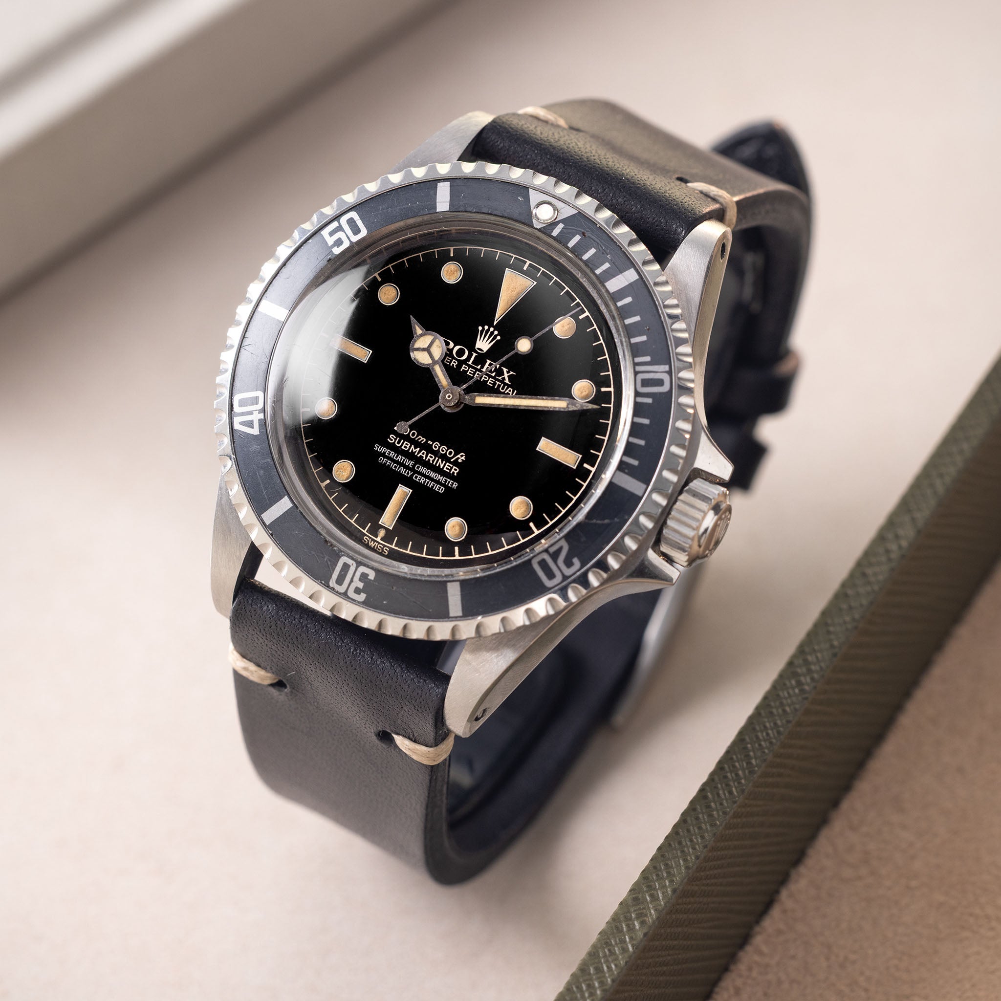 Rolex Submariner 5512 4-liner Gilt Chapter Ring Exclamation point Dial Pointed Crown Guards Case