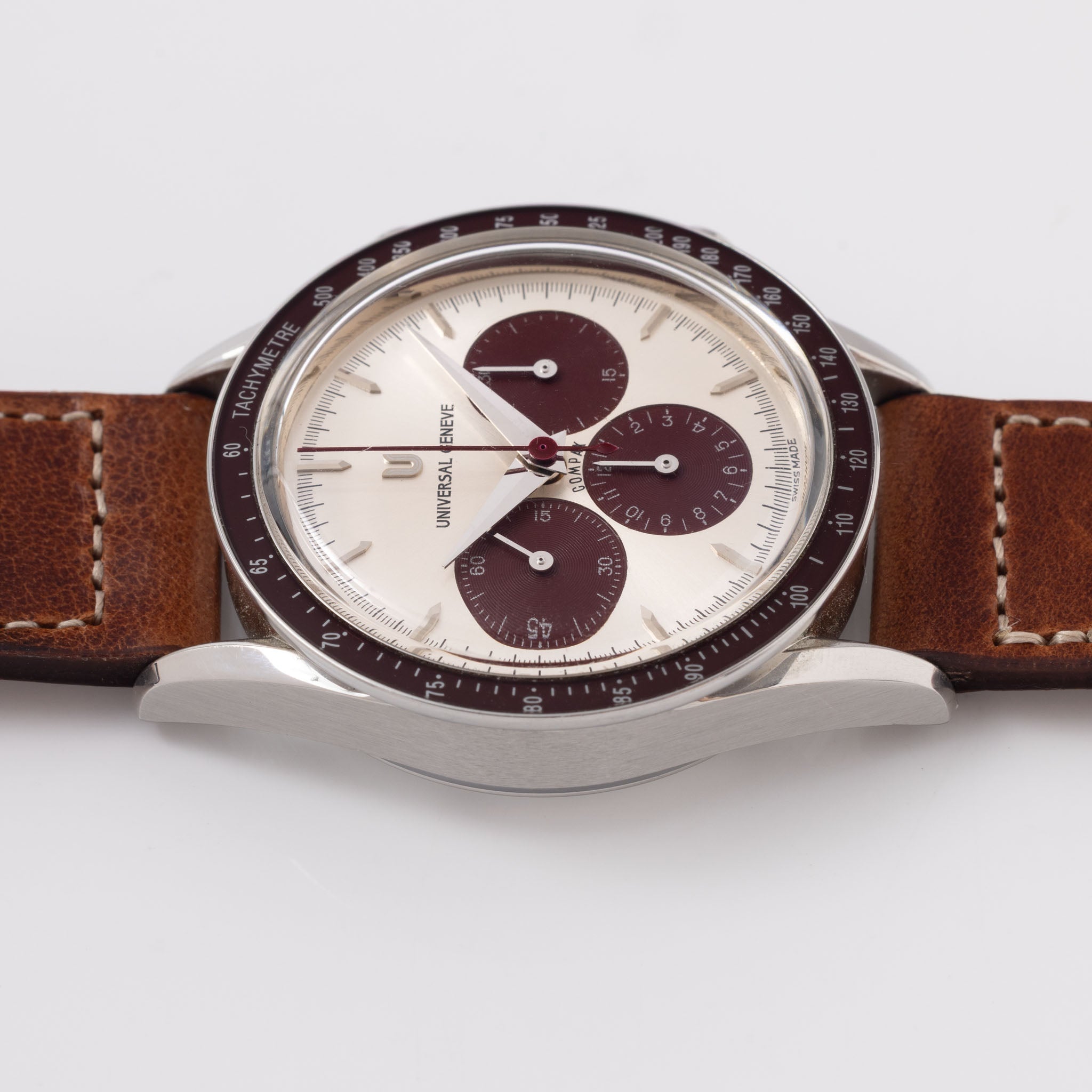 Universal Genève Compax Chronograph Silver Dial Burgundy ref. 884.485