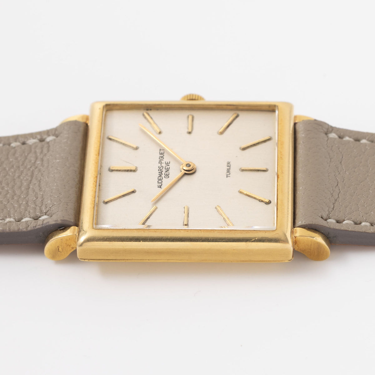 Audemars Piguet Squared Dresswatch in 18k Yellow Gold Double Signed Türler