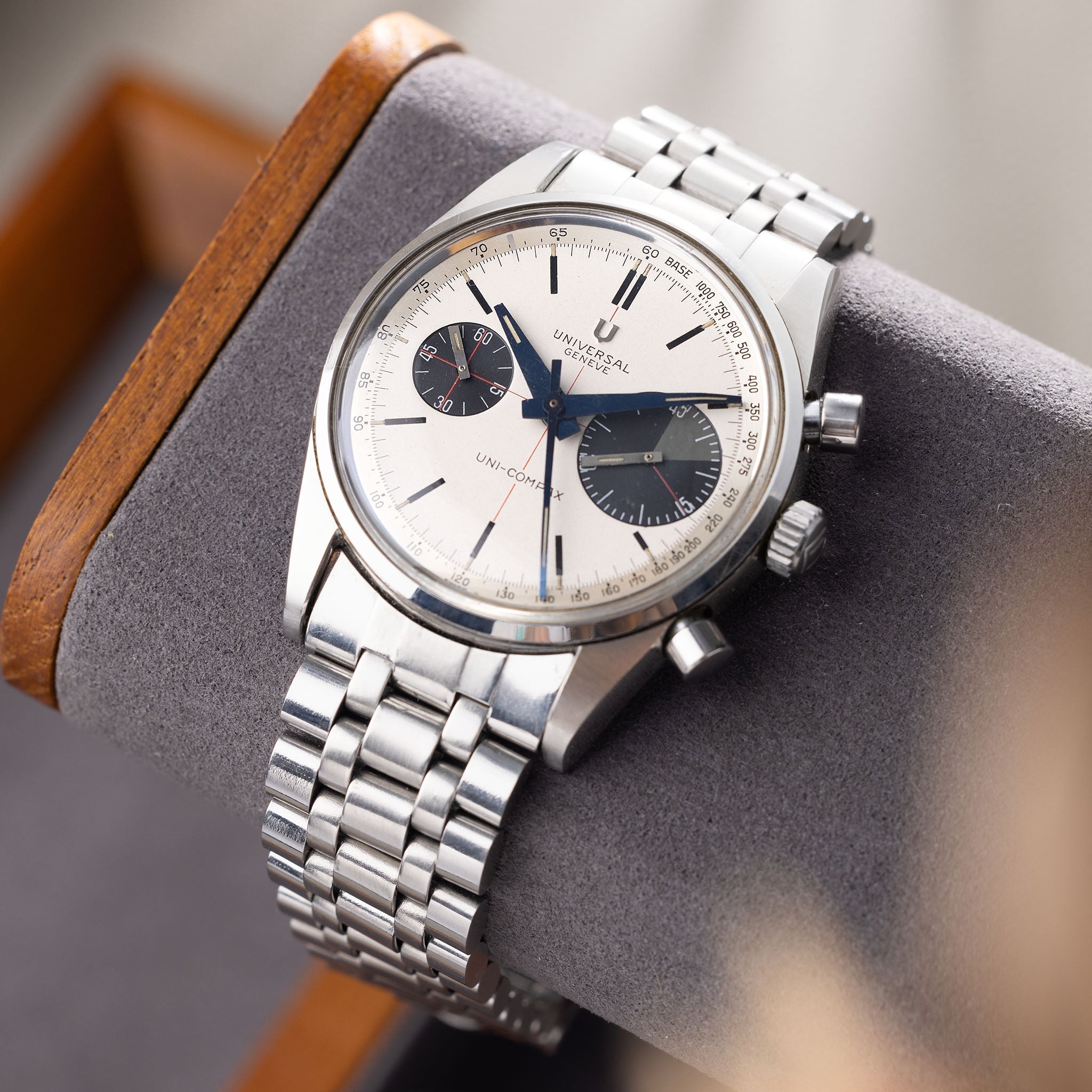 Universal geneve big eye sale