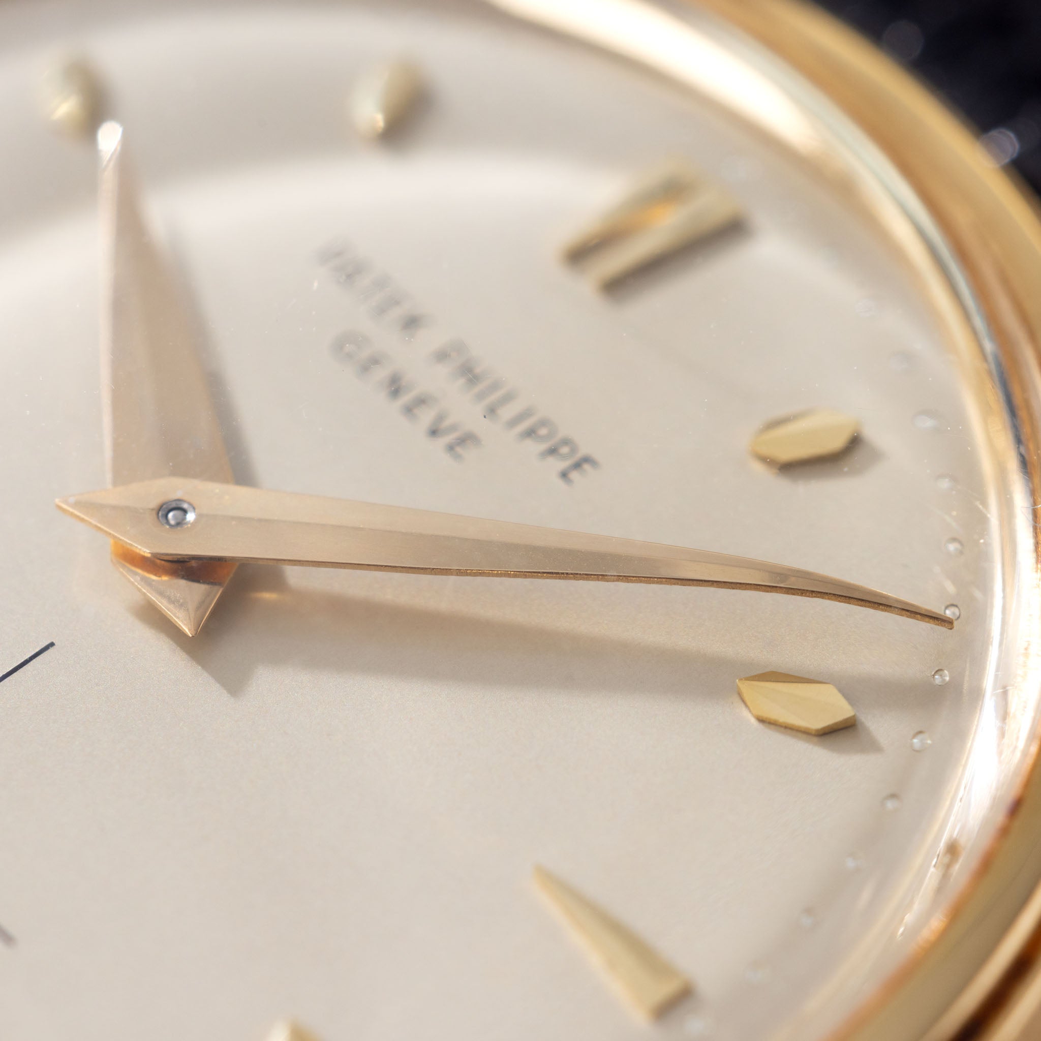 Patek Philippe Calatrava 2509 with Extract from the Archives