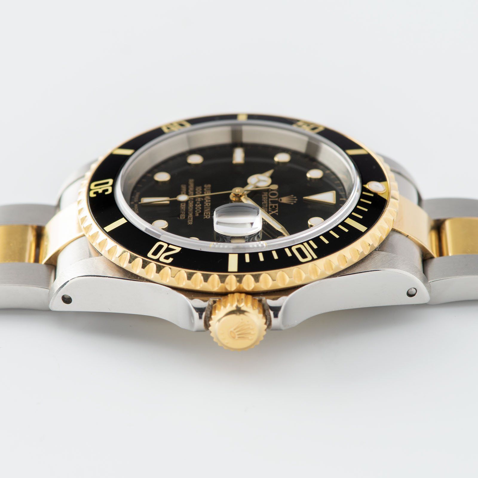 Rolex Submariner Date Black Dial Rolesor 16613 Punched Papers