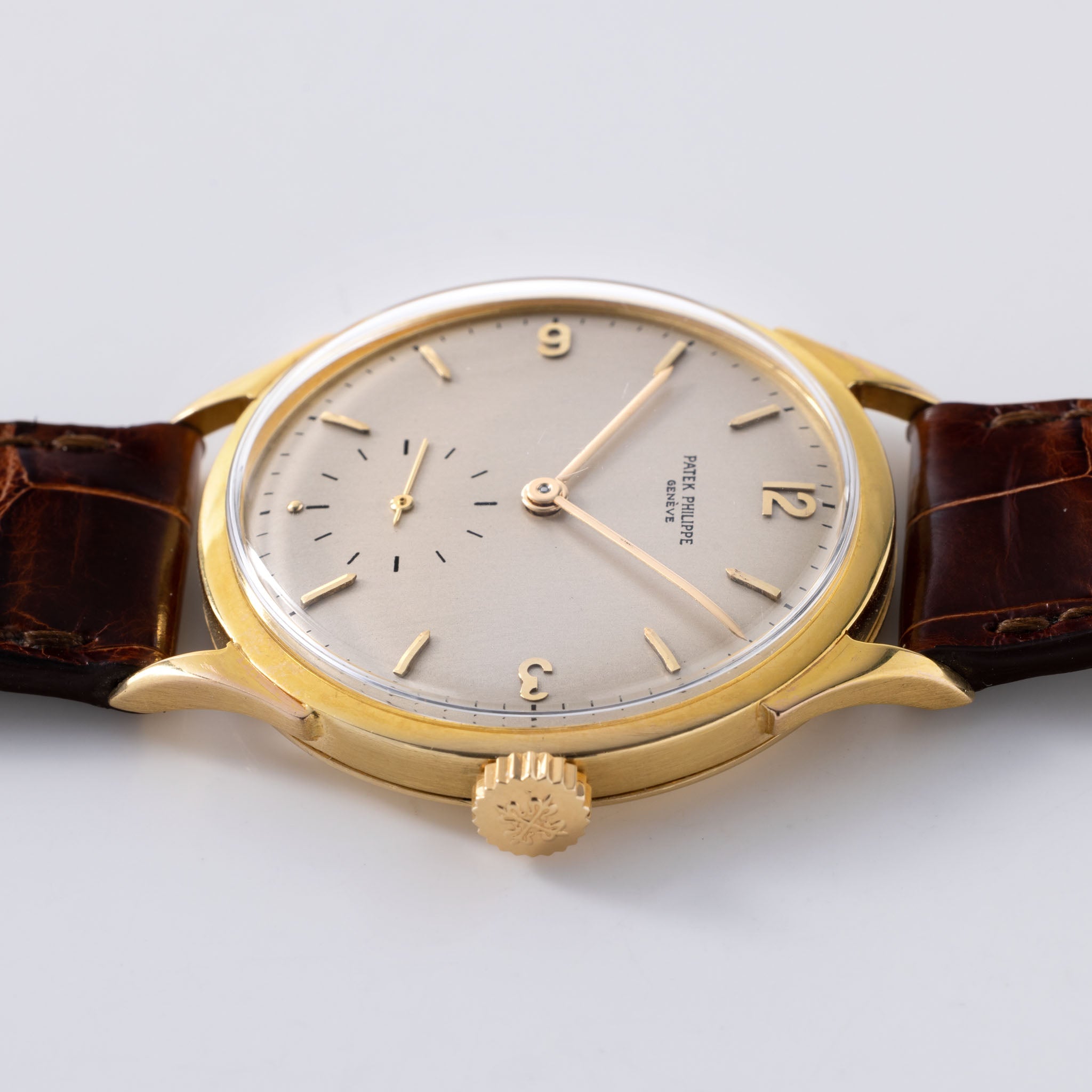 Patek Philippe Calatrava Ref 1589 With Extract From The Archives