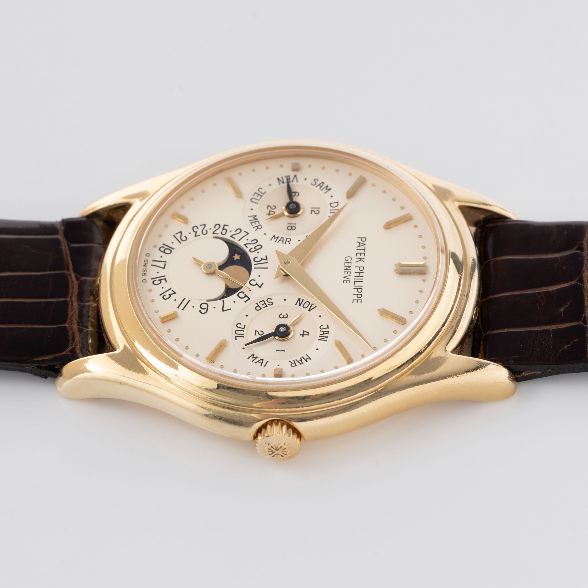 Patek Philippe 3940 Perpetual Calendar Second Series with Archive Extract