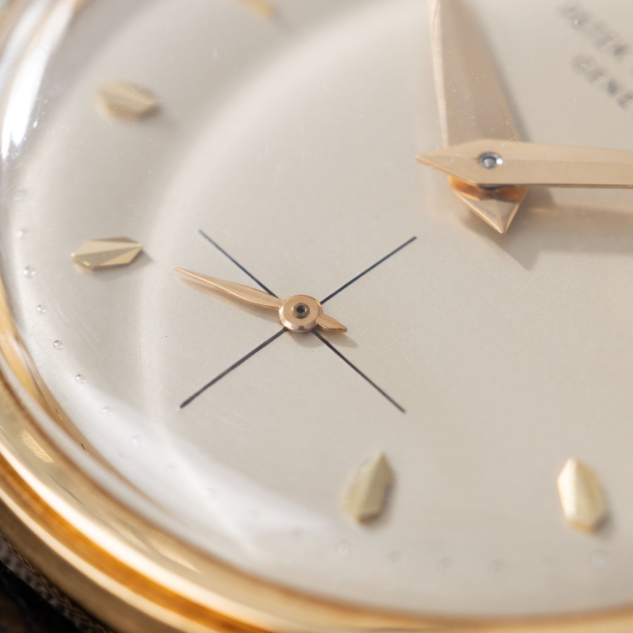 Patek Philippe Calatrava 2509 with Extract from the Archives