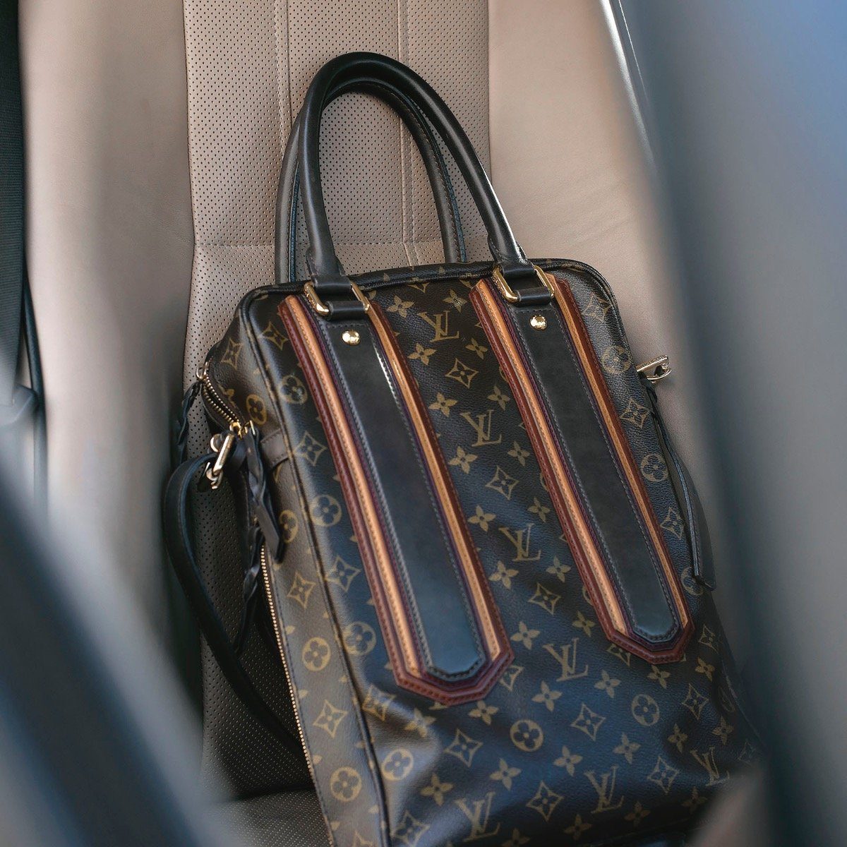 Louis Vuitton Monogram Bequia Porte Document Vertical Bag