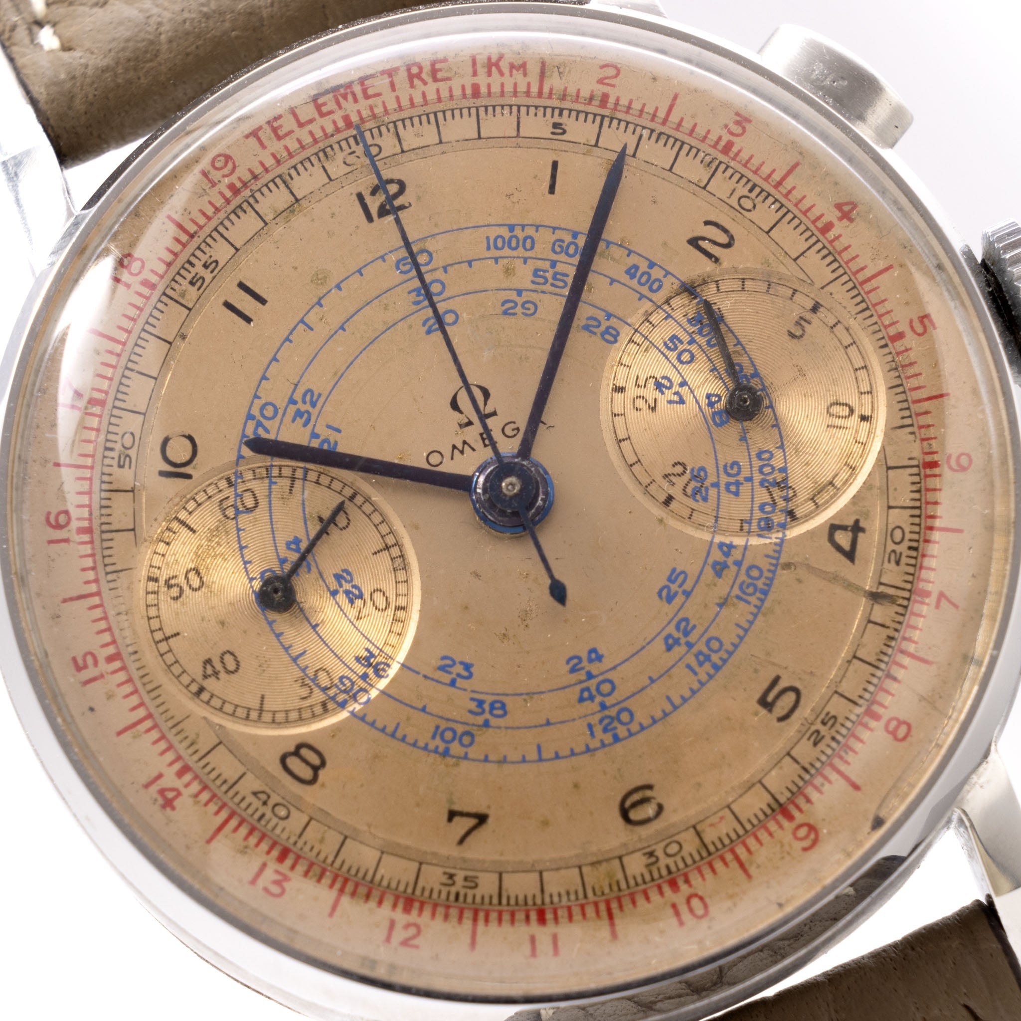 Omega Chronograph Salmon Dial Calibre 33.3